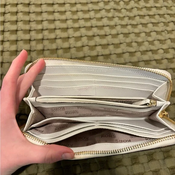 Michael Kors White and Gold Zip-Around Wallet - Picture 8 of 8